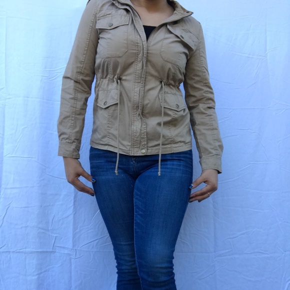 Tan jacket - Picture 2 of 4